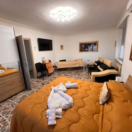 B&B Saphira Gozzano Eksteriør bilde